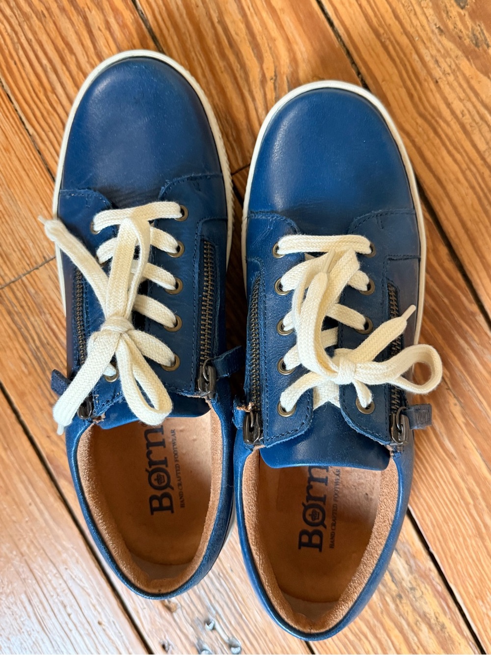 Born Women’s Navy and White Leather Sneakers 9.5